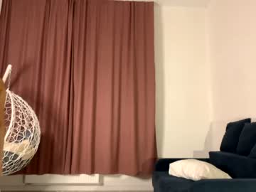 webcam girl emilybatee live cam image #4347311
