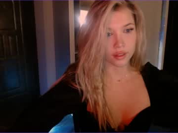 webcam girl bitter_moon live cam image #3240687