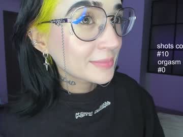 webcam girl lonelly_lolly98 live cam image #6633174