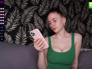 webcam girl fallen_angel_18 live cam image #1636859