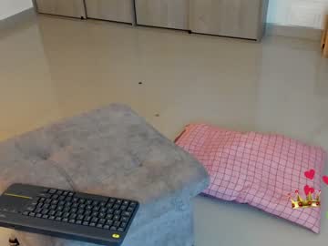 webcam girl amy_queen7 live cam image #5794215