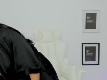 webcam girl moniqueeass live cam image #6604249