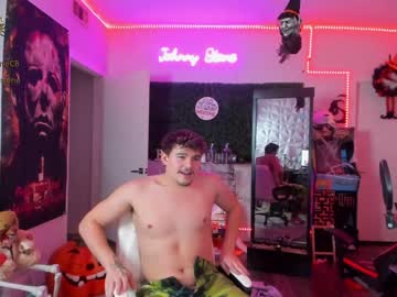webcam man thejohnnystone live cam image #2809863