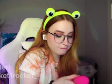 webcam girl pocketrocket_ live cam image #3905648
