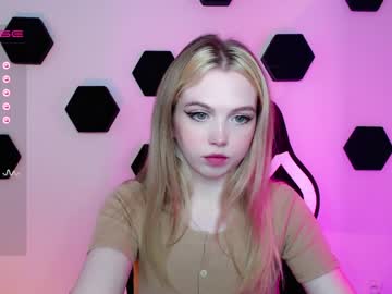 webcam girl small_blondee live cam image #4323094