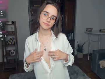 webcam girl mightiness_love live cam image #7037897