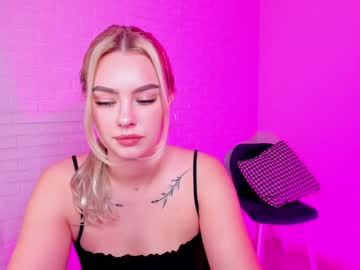 webcam girl 8a8y_nura live cam image #1004175