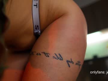 webcam girl therealbonnieclydex live cam image #4125764