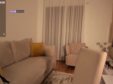 webcam girl intrigueeme live cam image #3640700