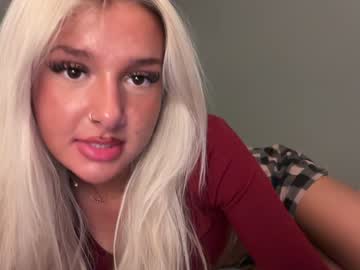 webcam girl zoegabrielle live cam image #7059507