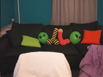 webcam girl dainty_bit live cam image #239997