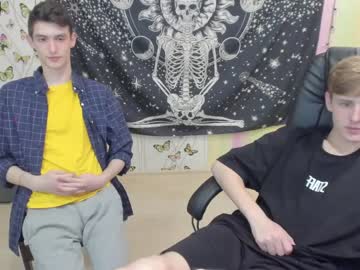 webcam man logancorvus live cam image #1885065