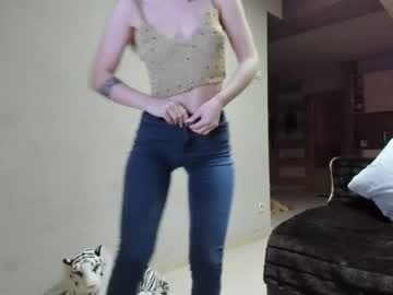 webcam girl sofiaandwonderland live cam image #1108143