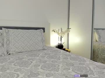 webcam girl intrigueeme live cam image #4468630