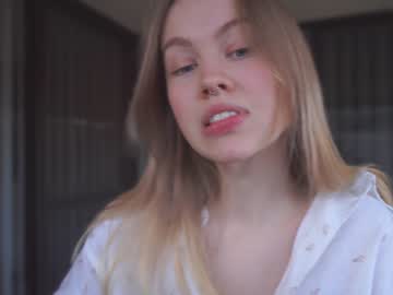 webcam girl bibi_it_is live cam image #5016229