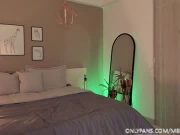 webcam girl melaniewood live cam image #1914037