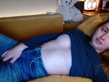webcam girl juicy_peach88 live cam image #3086789