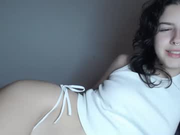 webcam girl frenchava live cam image #4659185