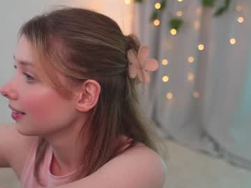 webcam girl april_blush live cam image #6856436