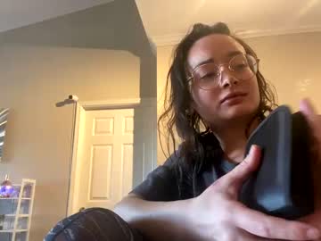 webcam girl hali0324 live cam image #6083790