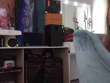 webcam girl beyllove_d live cam image #3896530