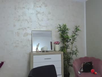 webcam girl lorennameliy live cam image #4941294