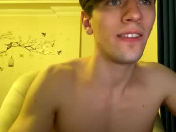 webcam man boy_with_a_joy live cam image #1611685