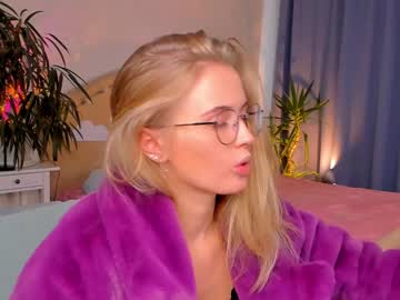 webcam girl linellali live cam image #2641796