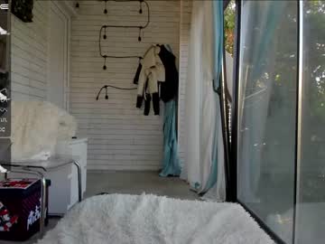 webcam girl sassyt33n live cam image #2733605