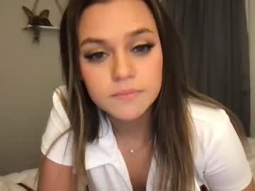 webcam girl shellylynn98 live cam image #2832080
