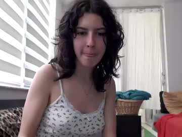 webcam girl frenchava live cam image #4377013