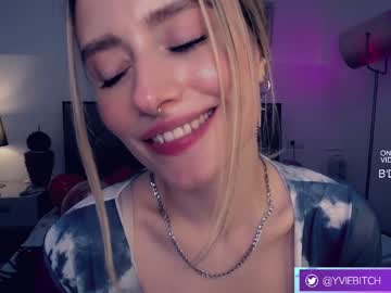 webcam girl _yvie_ live cam image #4910641