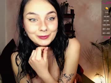 webcam girl kiakeeper live cam image #1668443