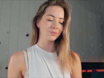 webcam girl emmi_rosee live cam image #6002185