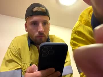 webcam man straighttradie34 live cam image #4187683