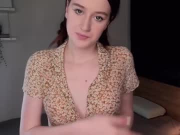 webcam girl beatrixdurow live cam image #7010542
