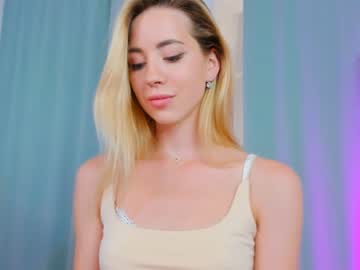 webcam girl emmi_rosee live cam image #2110758