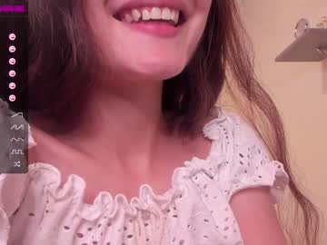 webcam girl urlittlegirl_ live cam image #49333