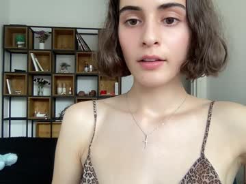 webcam girl crown_of_vice01 live cam image #5212035