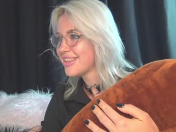 webcam girl xtina__ live cam image #2833311
