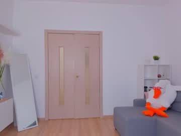 webcam girl two_elsa live cam image #5708246