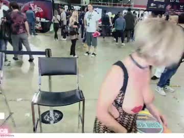 webcam girl champagnefun live cam image #4263366