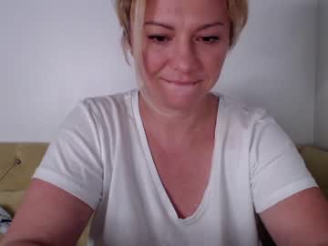 webcam girl kiradivine live cam image #2307312