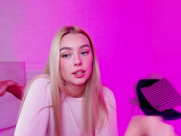 webcam girl 8a8y_nura live cam image #1026001