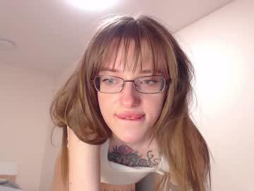 webcam girl esther_estrie live cam image #6375718