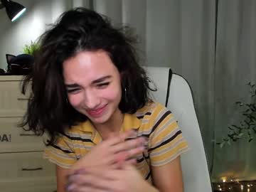webcam girl ella_flar_ live cam image #3274680