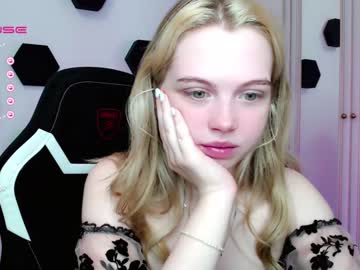 webcam girl small_blondee live cam image #4265607