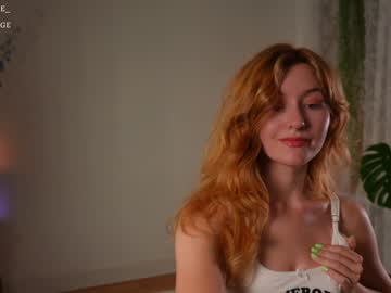 webcam girl alisonrouge live cam image #4949312