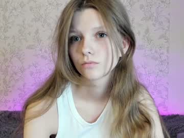 webcam girl alainaestrada live cam image #5606148