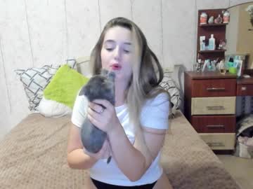webcam girl emmika_ live cam image #2702044
